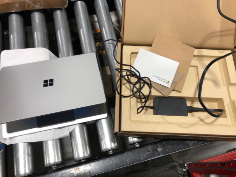 Photo 2 of Microsoft Surface Laptop Go 12.4-inch Touchscreen Intel Core i5-1035G1 4GB 64GB eMMC Win 10 S Mode 