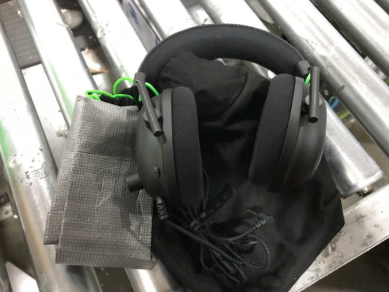 Photo 2 of Razer BlackShark V2 Gaming Headset: THX 7.1 Spatial Surround Sound - 50mm Drivers - Detachable Mic - PC, PS4, PS5, Switch, Xbox One, Xbox Series X & S, Mobile - 3.5 mm Audio Jack & USB DAC - Black Classic Black