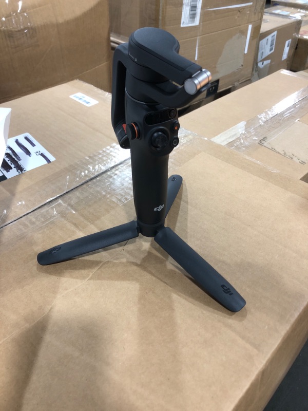 Photo 3 of DJI Osmo Mobile 6 Smartphone Gimbal