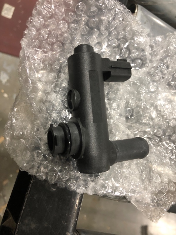 Photo 2 of 14935-AM60B EVAP Vapor Canister Vent Valve Solenoid for Nissan Maxima Altima Murano Armada Rogue Frontier Infiniti G35 QX56 FX35 Replace 14935-AM60A Evaporative Emissions Vapor Canister Purge Valve
