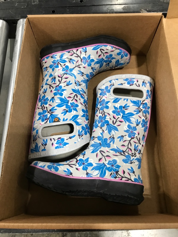 Photo 2 of BOGS Unisex-Child Kids Rainboot Rain Boot Big Kid (Size 2 Big Kid)