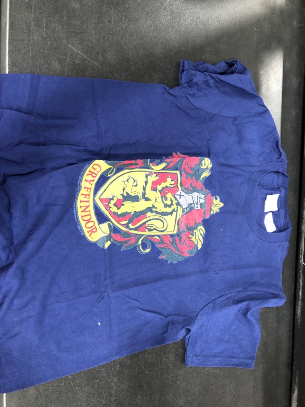 Photo 1 of Harry Potter Pullover T-Shirts Size Medium