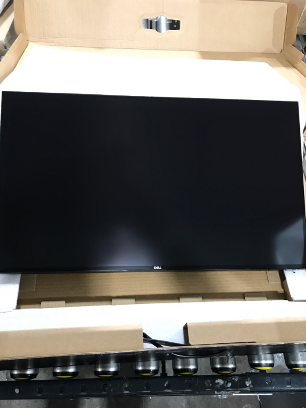 Photo 3 of Dell UltraSharp U2720Q 27 Inch 4K UHD (3840 x 2160) LED Backlit LCD IPS USB-C Monitor (7GZ651)