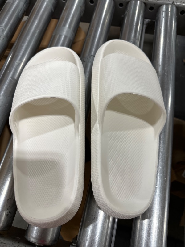 Photo 1 of 40/41 Slip ons white 