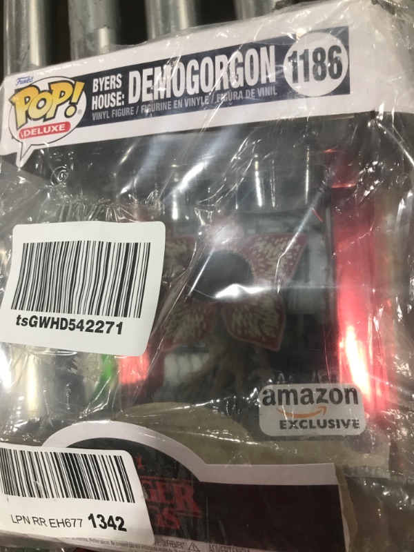 Photo 2 of Funko Pop! Deluxe: Stranger Things Build A Scene - Demogorgon (Amazon Exclusive) Figure 2 of 4
