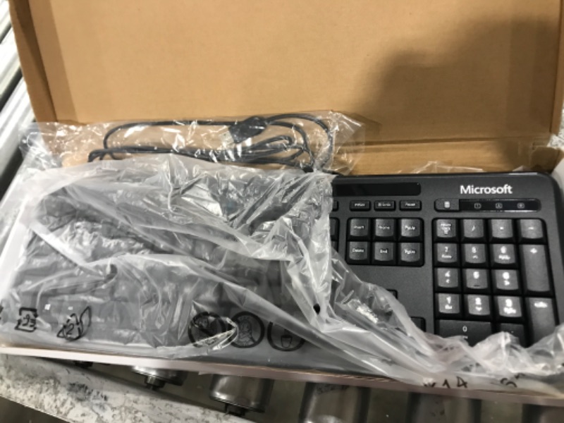Photo 1 of Microsoft Wired Keyboard 600 (Black)