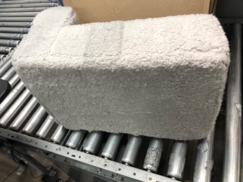 Photo 1 of *** USED *** PAPITLULU Pet Sofa Bed, Dog Open Couch, Cat Sleeping Bed, Sherpa Fleece Chair for Lounger, Ultra-Soft Snuggle Foam for Indoor Kitten and Small Medium Dog, Small