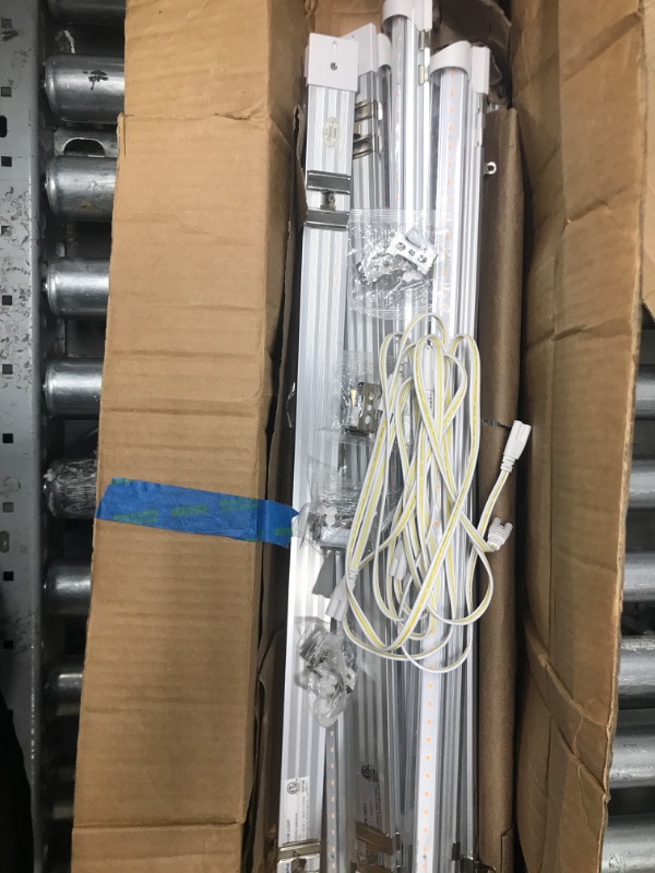 Photo 3 of ***SELLING FOR PARTS*** (6 Pack) Barrina LED T5 Integrated Single Fixture, 4FT, 2200lm, 6500K (Super Bright White), 20W, Utility LED Shop Light, Ceiling and Under Cabinet Light, Corded Electric with ON/OFF Switch, ETL Listed