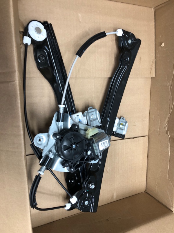 Photo 2 of GM Genuine Parts 95382557 Front Passenger Side Power Window Regulator with Motor