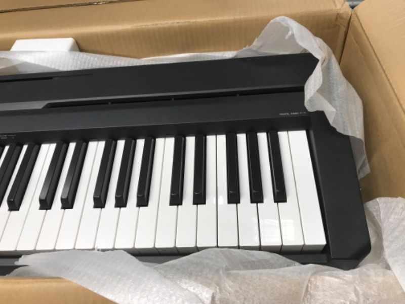 Photo 4 of (minor damage) YAMAHA P71 88-Key Weighted Action Digital Piano with Sustain Pedal and Power Supply (Amazon-Exclusive) P71 Black Digital Piano