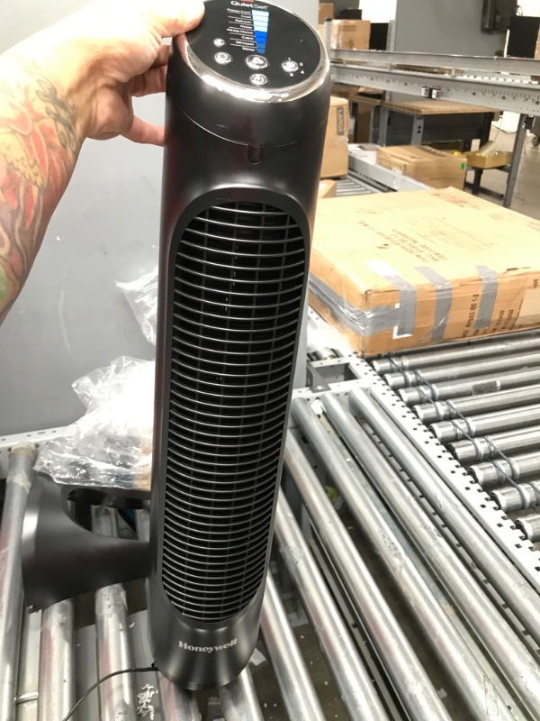 Photo 1 of Honeywell QuietSet Whole Room Tower Fan-Black, HYF290B
*****UNKNOWN IF MISSING PARTS*****

