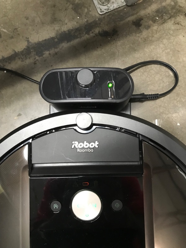 Photo 2 of iRobot Roomba 675 Robot Vacuum Bundle - Wi-Fi Connected, Ideal for Pet Hair
******HASPOWER, NEEDS TO BE FULLY CHARGED*******
