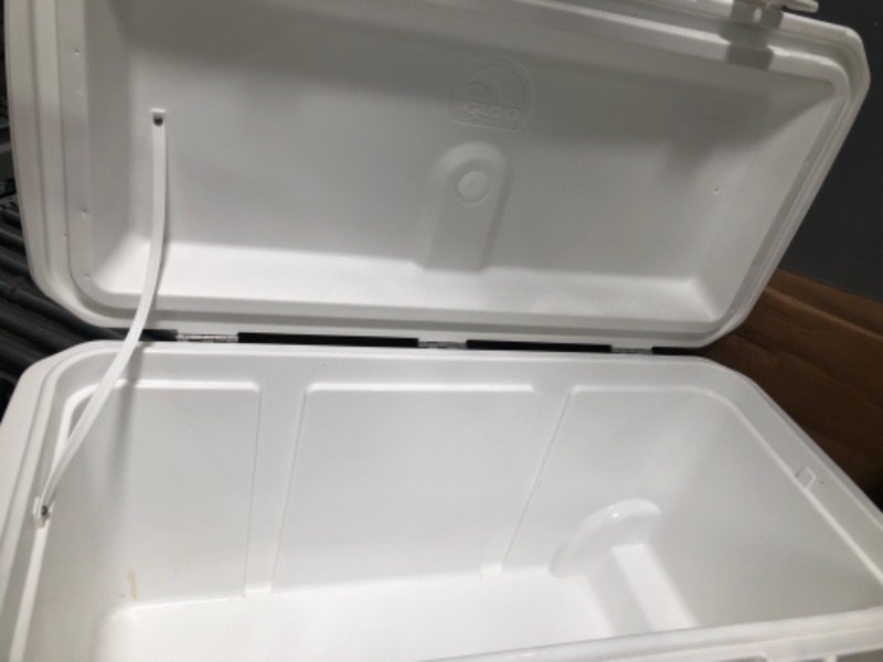 Photo 3 of 110 QT GLIDE ROLLER LOW PROFILE COOLER 