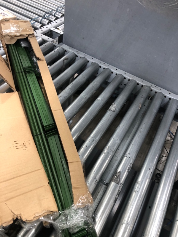 Photo 1 of  Solid Fiberglass 17 Inch X 39PCS DIY 3FT 4FT 5FT 6FT 7FT Tall Plant Stakes, Supporting for Outdoor Plants Vegetable Tomato Pepper Flower