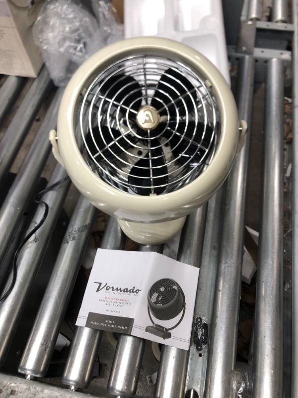Photo 2 of "NOT FUNCTIONAL, FOR PARTS ONLY" Vornado VFAN Vintage Air Circulator Fan, Vintage White VFAN Vintage White