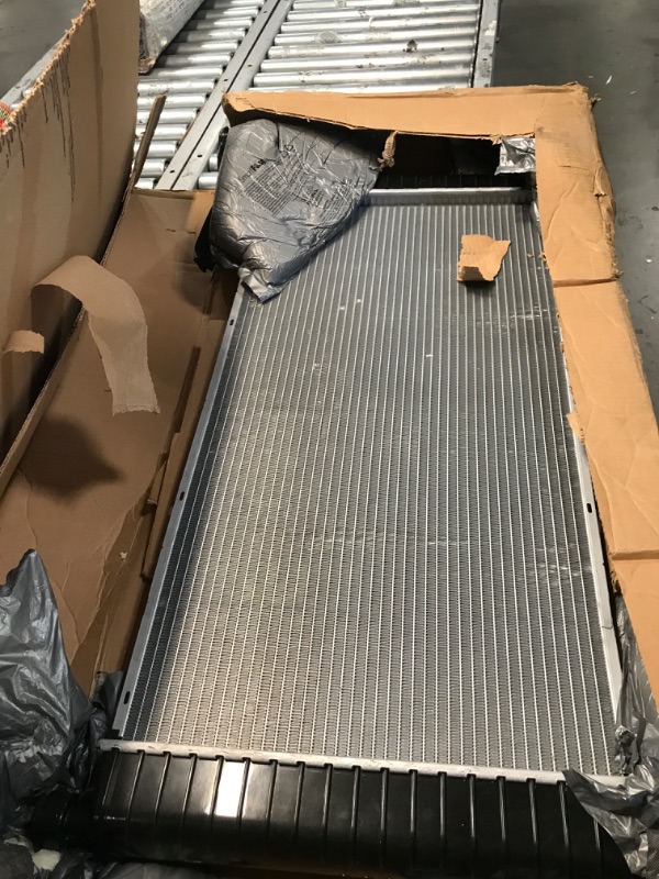 Photo 2 of GM Genuine Parts 21033 Radiator