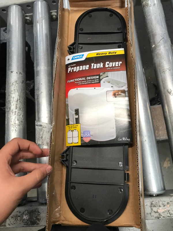 Photo 2 of *SEE NOTES* Camco 40542 Heavy-Duty 20lb or 30lb Dual Propane Tank Cover Black Packaging