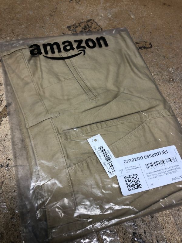 Photo 3 of AMAZON ESSENTIALS 5" INSEAM CHINO SHORT (AVAILABLE IN STRAIGHT AND CURVY FITS) CLASSIC KHAKI BROWN 14
