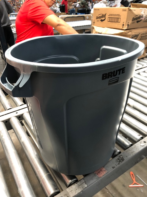 Photo 2 of **MINOR SHIPPING DAMAGE**Rubbermaid® Brute® Trash Can - 10 Gallon, Gray
