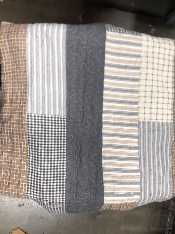 Photo 2 of * LIKE NEW** PERHOM Quilt King Size - 100% Cotton King Quilt Sets, Cozy Patchwork Plaid King Size Quilt Bedding Set, Grey Brown Beige Lightweight Rustic Farmhouse Reversible King Bedspreads for All Seasons
