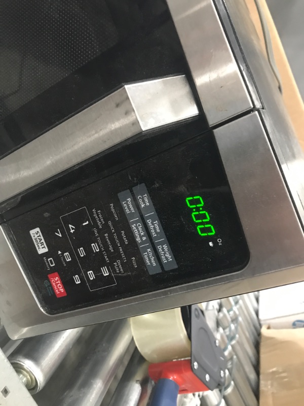 Photo 1 of **USED**
TOSHIBA EM925A5A-SS Countertop Microwave Oven, 0.9 Cu Ft With 10.6 Inch Removable Turntable, 900W, 6 Auto Menus, Mute Function & ECO Mode, Child Lock, LED Lighting, Stainless Steel