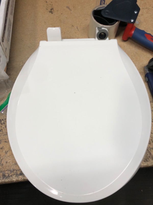 Photo 2 of KOHLER 4639-RL-0 Cachet ReadyLatch Quiet Close Round Toilet Seat, White Ready Latch Round White