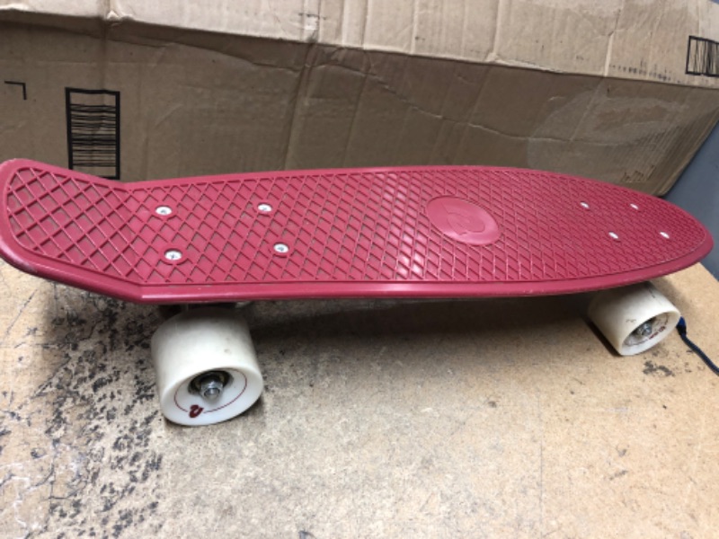 Photo 3 of *** USED *** Retrospec Quip Mini Cruiser Skateboard 22.5" and 27" Classic Retro Plastic Cruiser Complete Skateboard with ABEC 7 Bearings and PU Wheels Compact Board with Grippy, Molded Waffle Deck Americana 22.5 in.