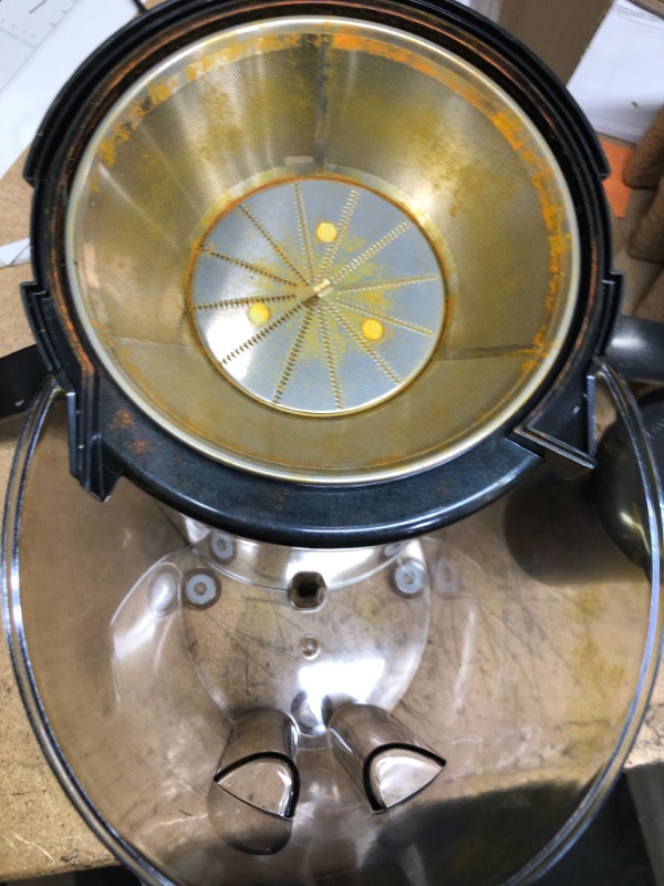 Photo 4 of *** USED TESTED POWERED ON *** Hamilton Beach Juicer Machine, Big Mouth Large 3” Feed Chute for Whole Fruits and Vegetables, Easy to Clean, Centrifugal Extractor, BPA Free, 800W Motor, Black 800W Motor Black