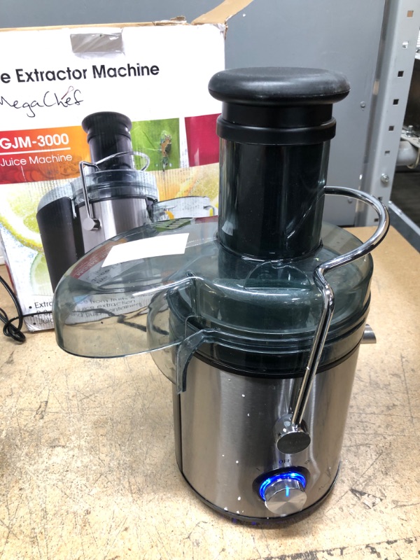 Photo 6 of *** USED *** ** TESTED POWERED ON ** MegaChef Wide Mouth Extractor Juice Machine with Dual Speed Centrifugal Stainless Steel Juicer, 3.5 Cup, Chrome Silver Style 3 Chrome Silver