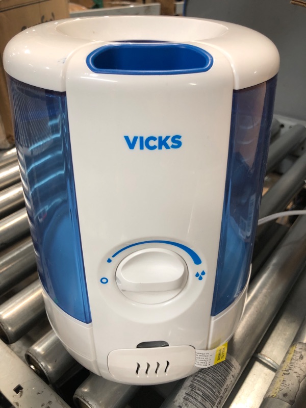 Photo 2 of *** POWERS ON *** Vicks Filter-Free CoolRelief Cool Mist Humidifier, Medium Room, 1.2 Gallon Tank – Visible, Medicated Ultrasonic Humidifier for Baby, Kids and Adults, Works With Vicks VapoPads and Vicks VapoSteam