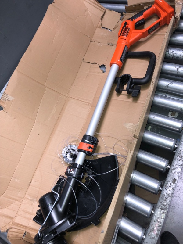 Photo 2 of *PARTS ONLY//NONFUNCTIONAL**BLACK+DECKER 40V MAX String Trimmer, 13-Inch, Tool Only (LST136B)