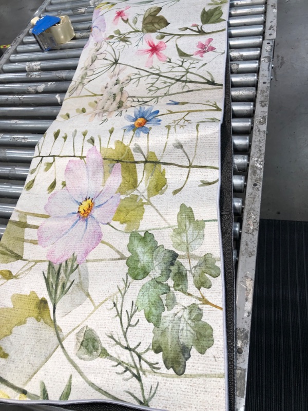 Photo 1 of 4x6' vintage style floral area rug 