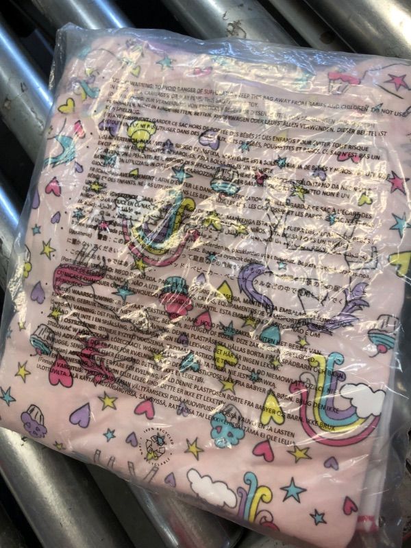 Photo 1 of Amazon Essentials Girls and Toddlers' Short-Sleeve T-Shirt Tops (Previously Spotted Zebra), Multipacks 4 Purple/Blue/White, Cupcake/Unicorn Small