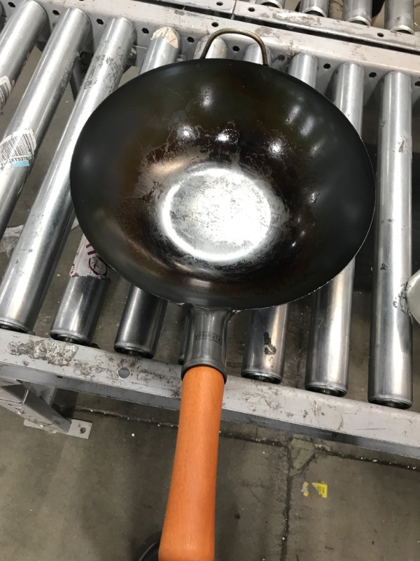 Photo 1 of 13.5" Wok with Wooden Handle