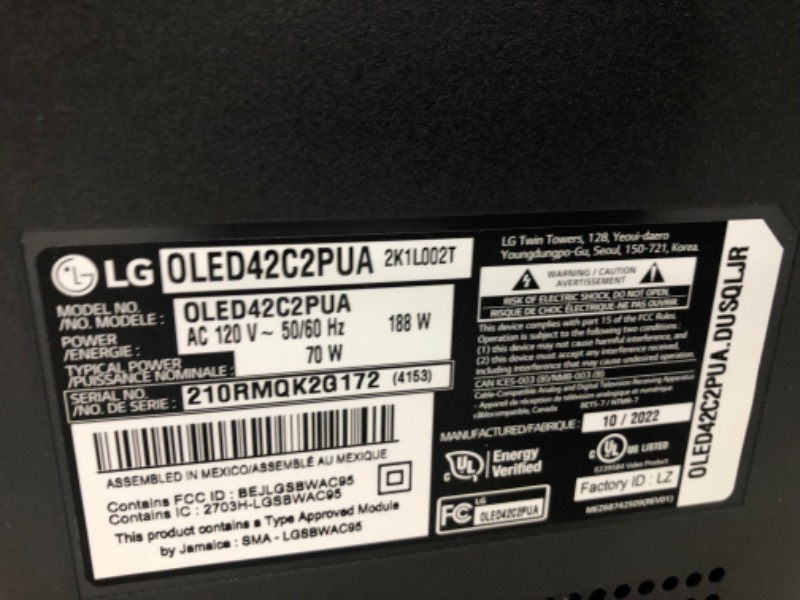 Photo 4 of LG 42" Class 4K UHD Smart OLED TV - OLED42C2PUA
