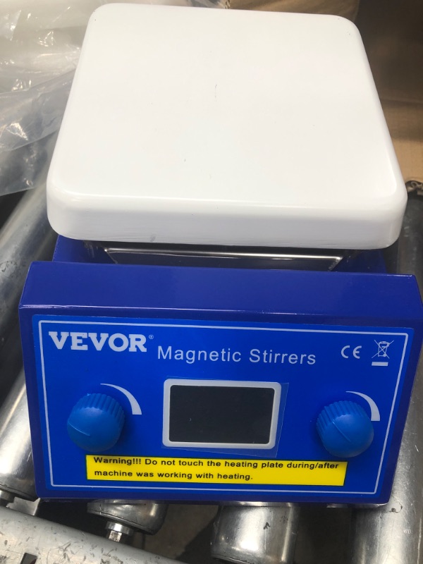 Photo 1 of *** POWERS ON *** VEVOR Magnetic Stirrer Hot Plate, 5000ml Capacity 320°C/608°F Max Temp Ceramic Coated Lab Stirrer 200-2000RPM Digital Magnetic Stirrer with Support Stand, Temp Probe Sensor and Stirring Bar
