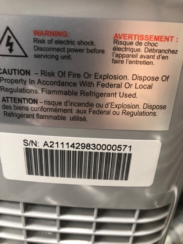 Photo 5 of *** POWERS ON *** FRIGIDAIRE EFIC189-Silver Compact Ice Maker, 26 lb per Day, Silver (Packaging May Vary) Silver Ice Maker