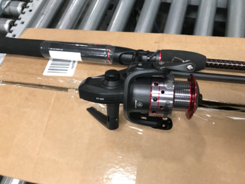 Photo 4 of **DAMAGED**Ugly Stik GX2 Spinning Reel and Fishing Rod Combo 35 Size Reel - 6'6" - Medium - 2pc