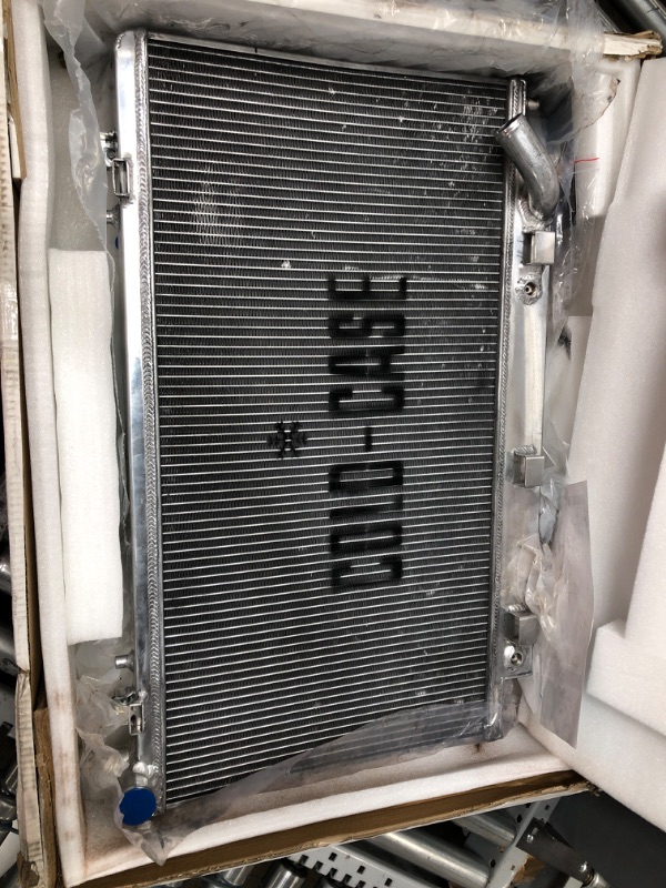 Photo 2 of COLD CASE RADIATORS LMP5005A 08-09 Pontiac G8 Radiator AT, Silver