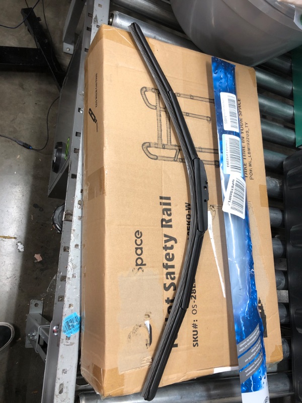 Photo 2 of BOSCH InSight 4926 Hybrid Wiper Blade - 26" (Single) 4926 (26")