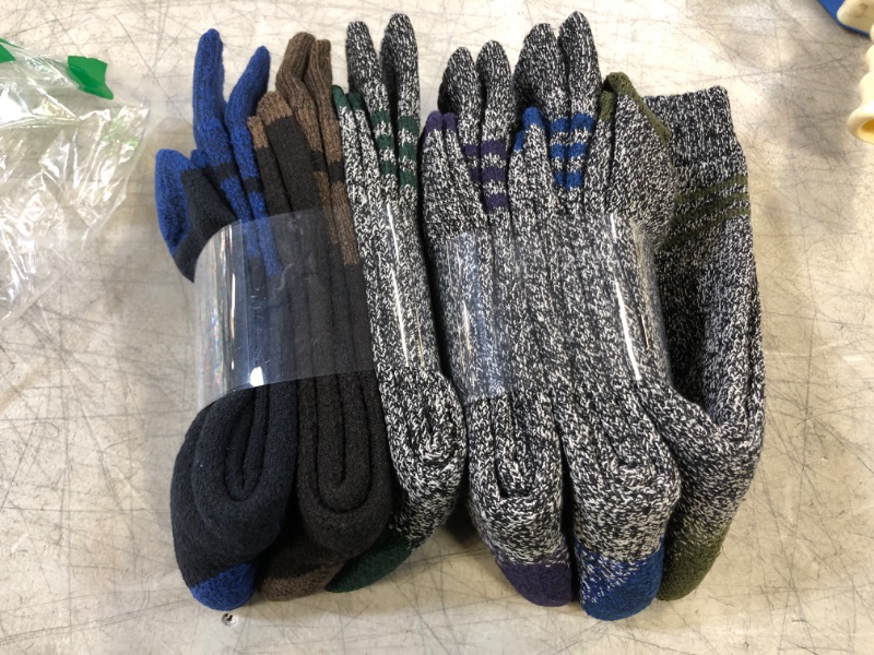 Photo 1 of 6 PACK THERMAL SOCKS 