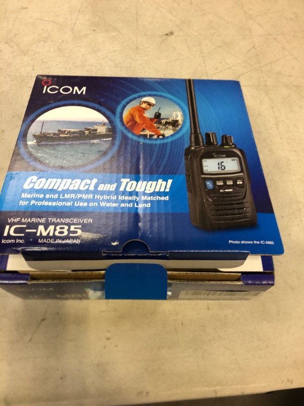 Photo 2 of ICOM M85 VHF-HH 5 Watt Compact with Land Mobile
