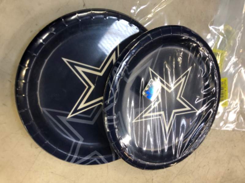 Photo 2 of 2/8ct Dallas Cowboys Paper Plates