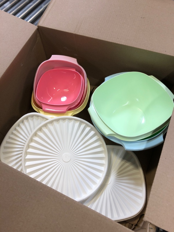 Photo 1 of 5 piece Tupperware bowl set 