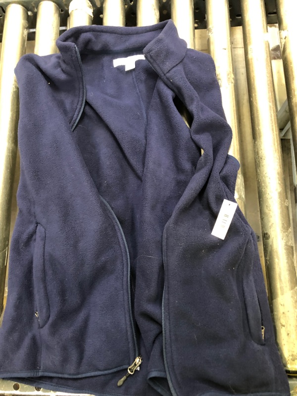 Photo 2 of Amazon Essentials Men's Full-Zip Polar Fleece Vest (Available in Big & Tall)
