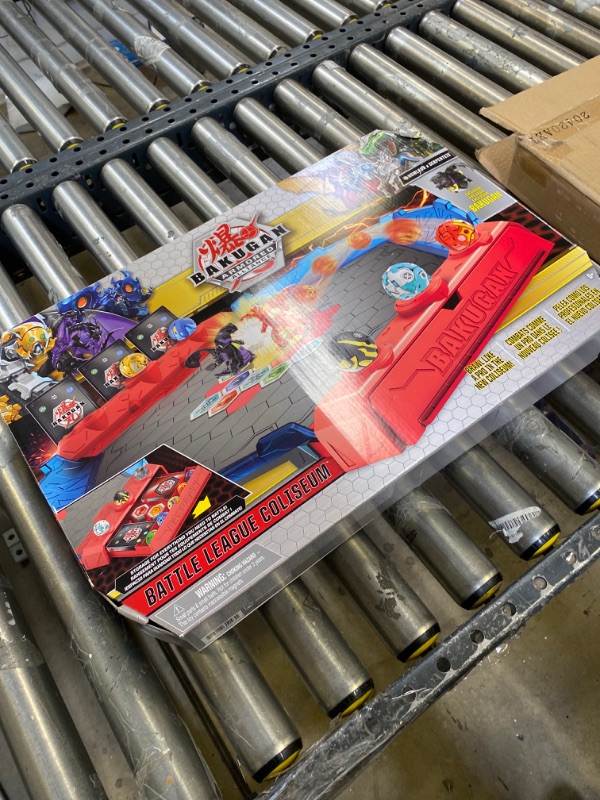 Photo 1 of Bakugan Battle League Coliseum, Deluxe Game Board with Exclusive Fused Howlkor x Serpenteze, Kids Toys for Boys Ages 6 and up