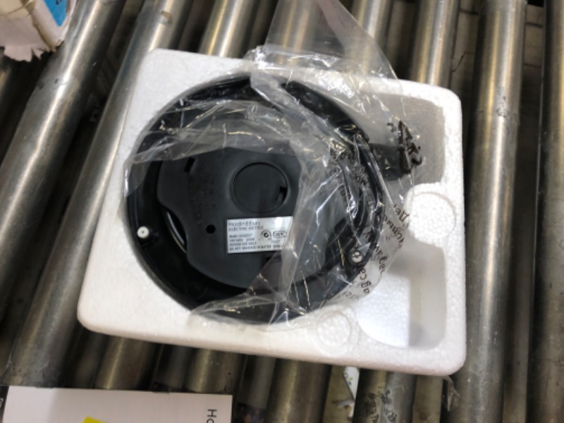 Photo 1 of electric kettle 
