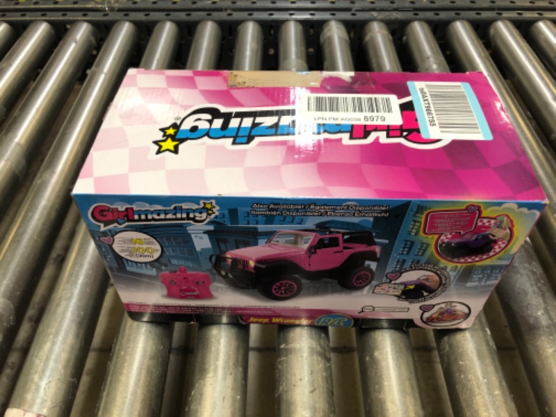 Photo 2 of Jada Toys GIRLMAZING Jeep R/C Vehicle (1:16 Scale), Purple