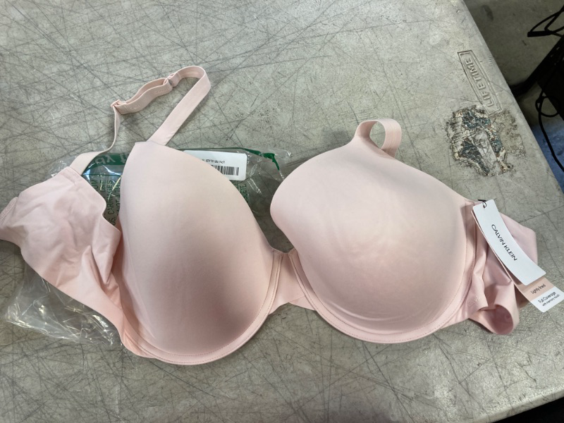 Photo 2 of Calvin Klein Women's Perfectly Fit Lightly Lined T-Shirt Bra with Memory Touch 40D Nymph's Thigh