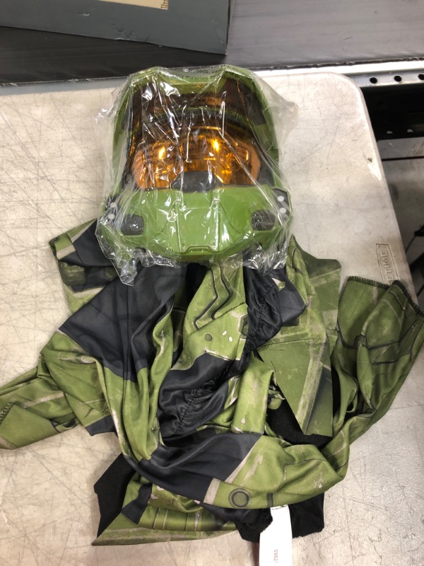 Photo 2 of Halo Infinite Master Chief Child Classic Costume Large (10-12)